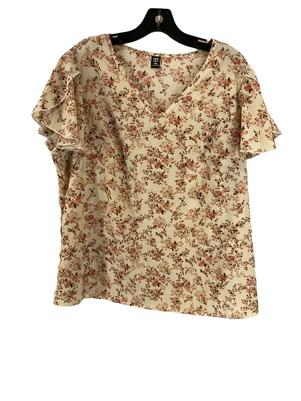 women's tops for those who want to wear pieces that are both comfortable and stylishTop Short Sleeve By Shein In Tan, Size: 1x