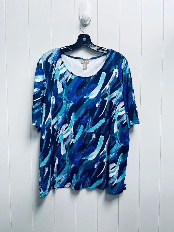 women's tops for those who want to make a bold fashion statement with their choice of topsTop Short Sleeve By Chicos In Blue & White, Size: Xl