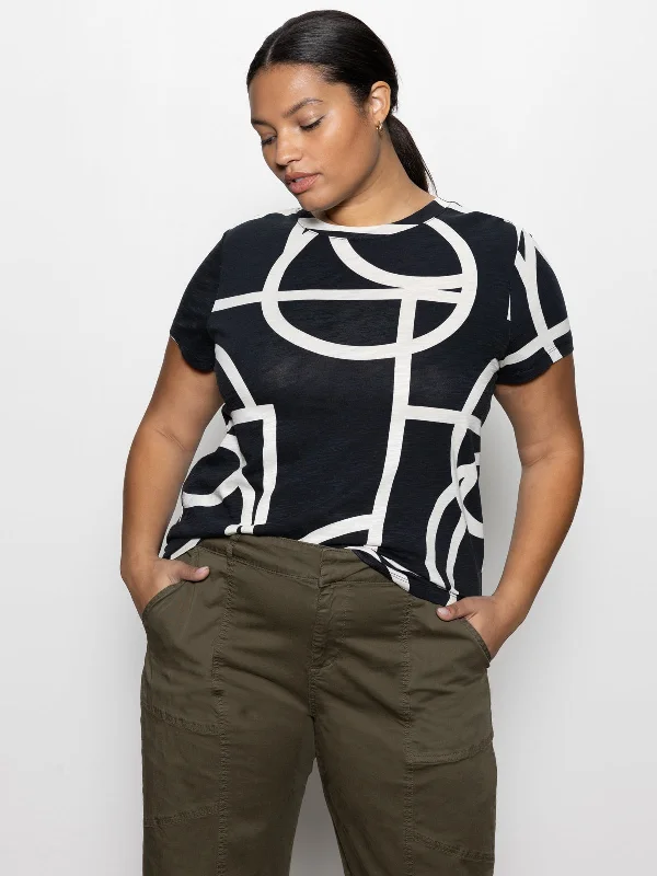 women's tops for those who want to create outfits that are both unique and memorableThe Perfect Tee Graphic Lines Black Inclusive Collection