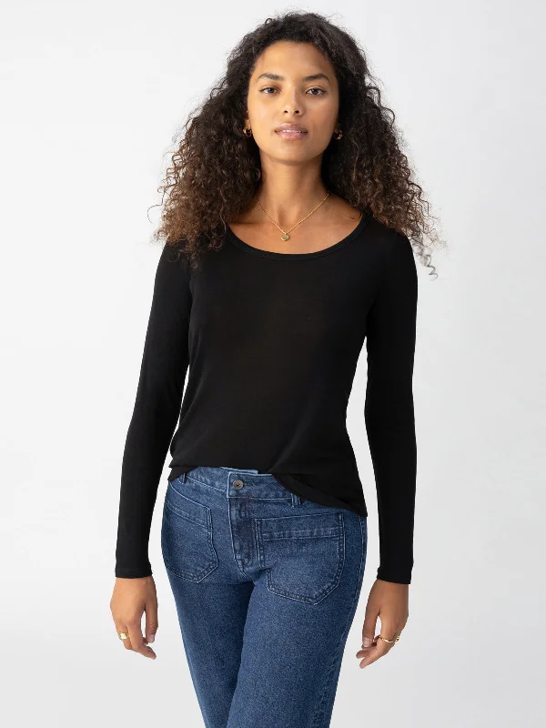 women's tops for those who want to show off their figure in a flattering wayKeep It Simple Tee Black