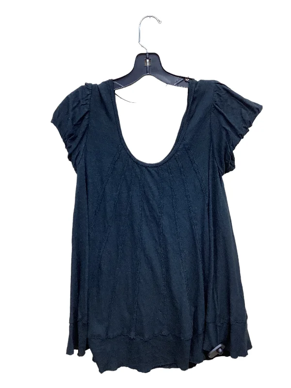 chic women's tops for everyday wearTop Short Sleeve By We The Free In Black, Size: Xs